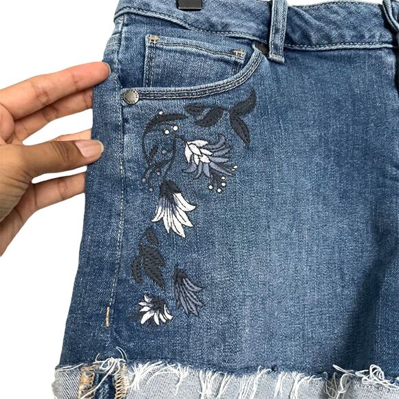 PAIGE Jimmy Jimmy Boyfriend Floral Embroidered Denim Shorts 26 - Picture 3 of 6